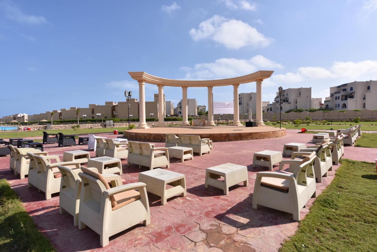 אל עלמיין Tolip North Coast Hotel מראה חיצוני תמונה The central park of the city