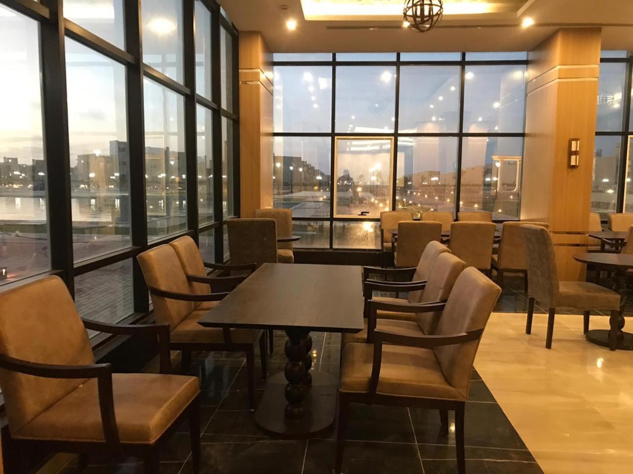 אל עלמיין Tolip North Coast Hotel מראה חיצוני תמונה The lounge at the airport